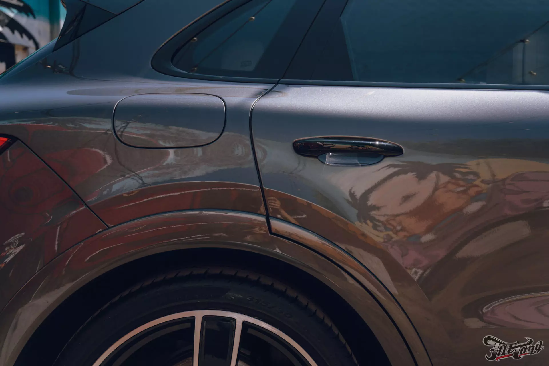 Porsche Cayenne. Оклейка в полиуретан. Окрас дисков